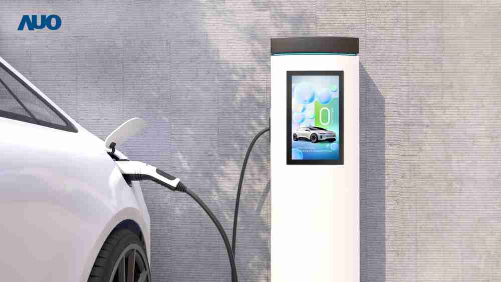 友達〝EVSE車用充電樁解決方案〞專為電動汽車充電樁設計，，，具有高亮度、、、、克服戶外艱難環境的耐溫、、、耐紫外線等特性，，，，並搭載散熱性及擴充性強的高效能工業電腦，，，可實現人機互動訴求，，如資訊顯示、、、、支付等應用